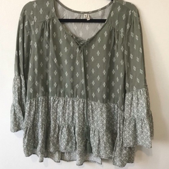 Mudd Bohemian Bell Sleeve Top Tie Front Size XXS - Picture 2 of 8